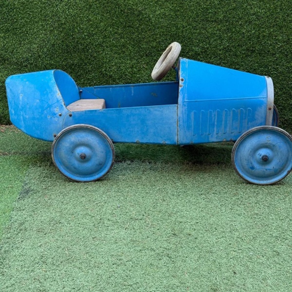 Voiture &agrave; p&eacute;dales bleue de course 3