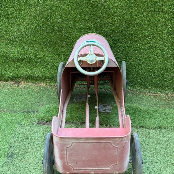 Voiture &agrave; p&eacute;dales rouge n&deg; 2 1